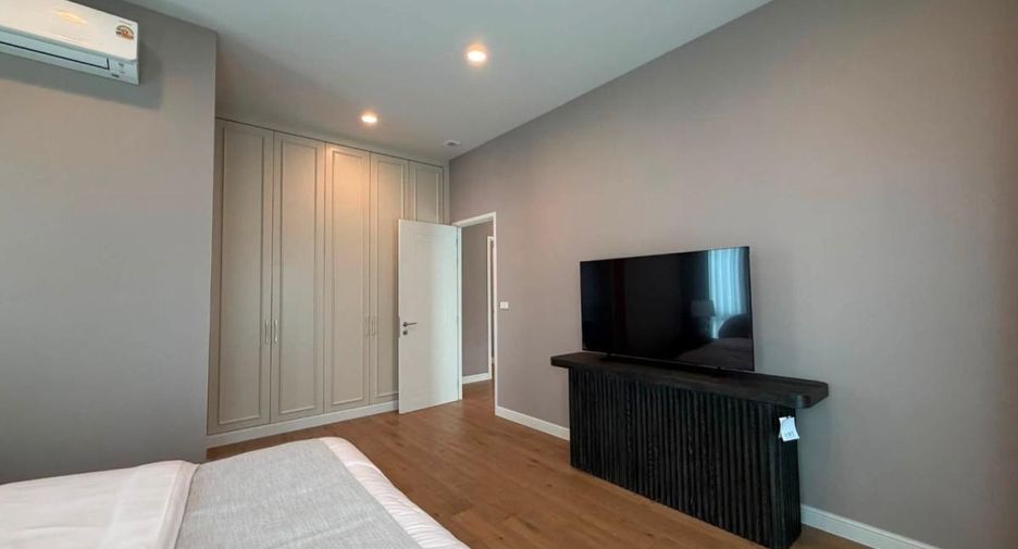 For rent 5 bedrooms house in Saphan Sung, Bangkok