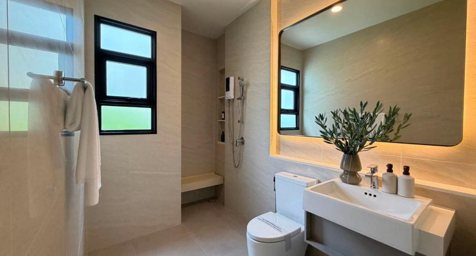 For rent 5 bedrooms house in Saphan Sung, Bangkok