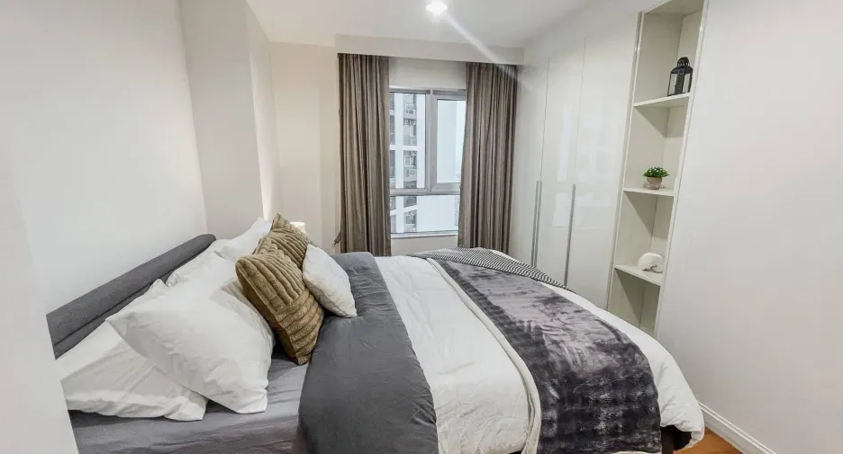For rent 2 bedrooms condo in Huai Khwang, Bangkok