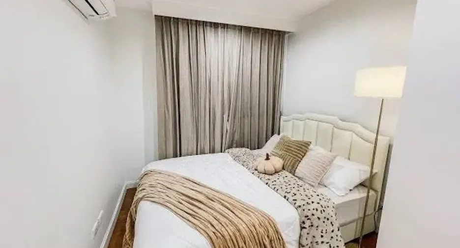 For rent 2 bedrooms condo in Huai Khwang, Bangkok