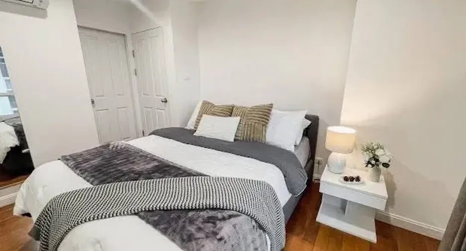 For rent 2 bedrooms condo in Huai Khwang, Bangkok