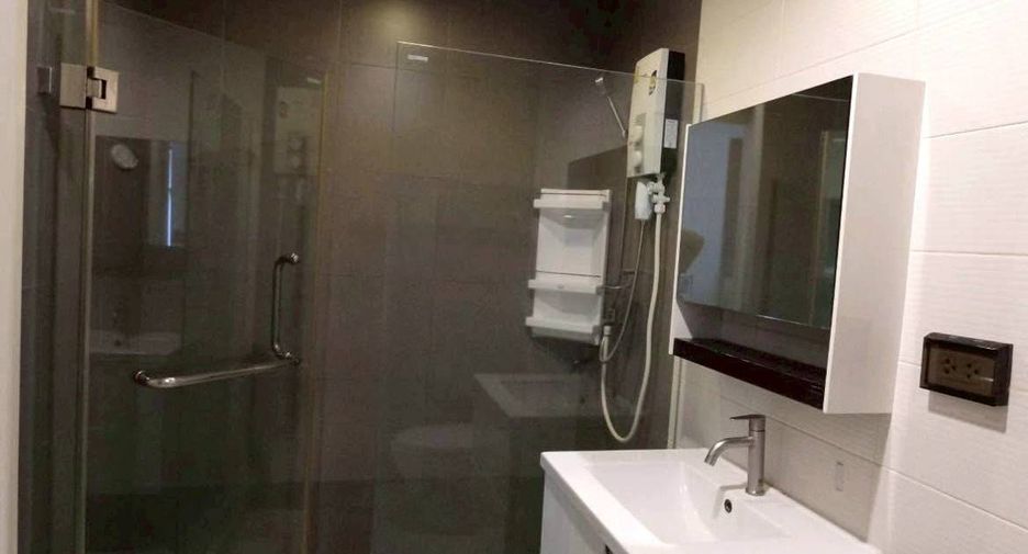 For rent 1 bed condo in Phra Khanong, Bangkok