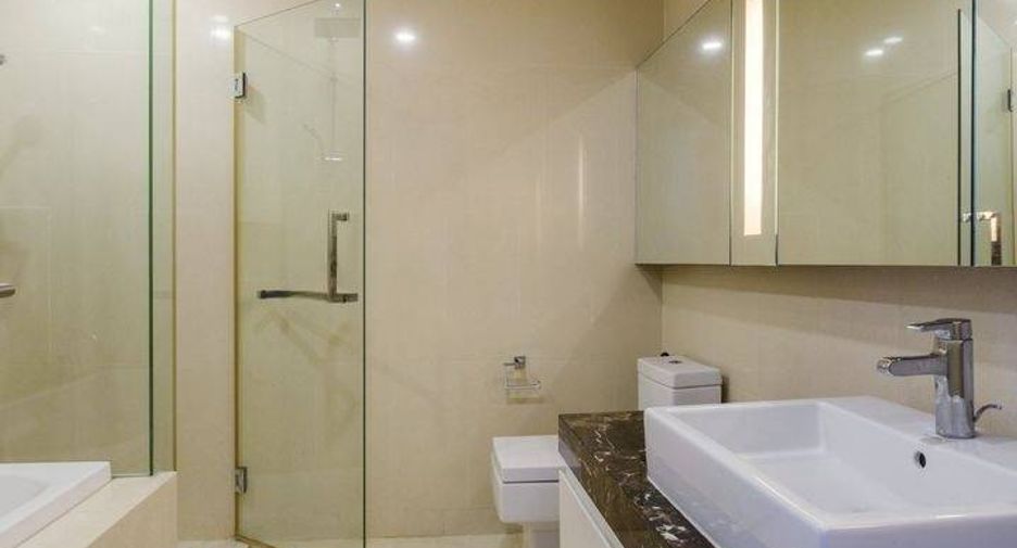 Condo en alquiler de 3 habitaciones en Khlong Toei, Bangkok