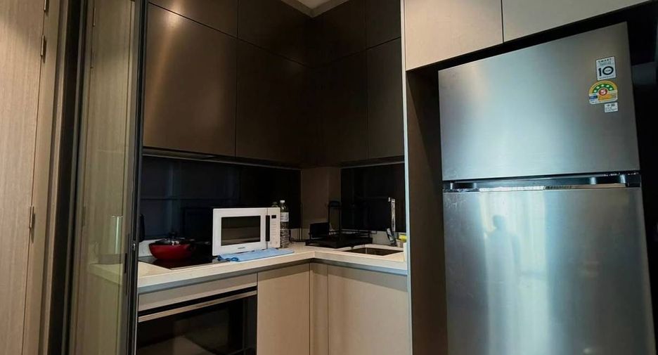 For rent 2 bedrooms condo in Ratchathewi, Bangkok