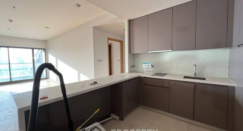 For rent 3 ベッドルーム condo in Khlong Toei, Bangkok