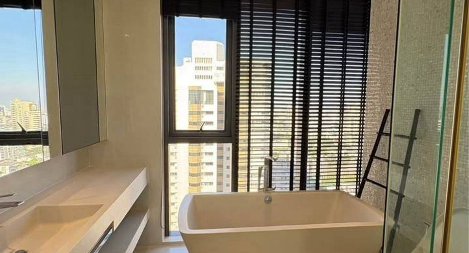 For rent 2 bedrooms condo in Khlong Toei, Bangkok