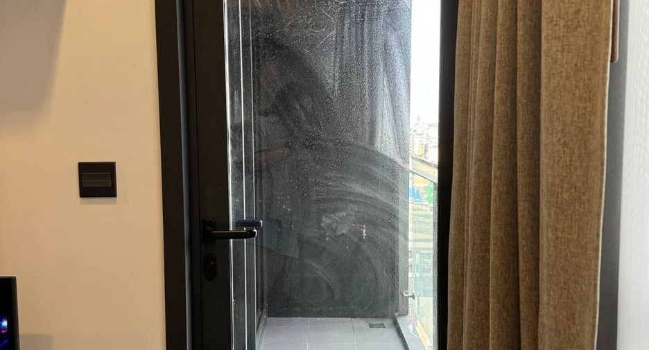 For rent 1 bed condo in Huai Khwang, Bangkok