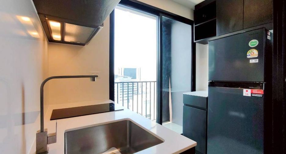 À louer 1 chambre condo à Huai Khwang, Bangkok