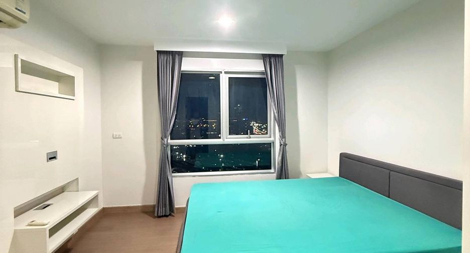 For rent 3 bedrooms condo in Huai Khwang, Bangkok