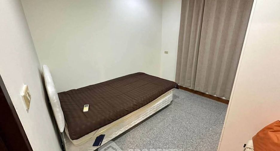 For rent 2 bedrooms condo in Sathon, Bangkok