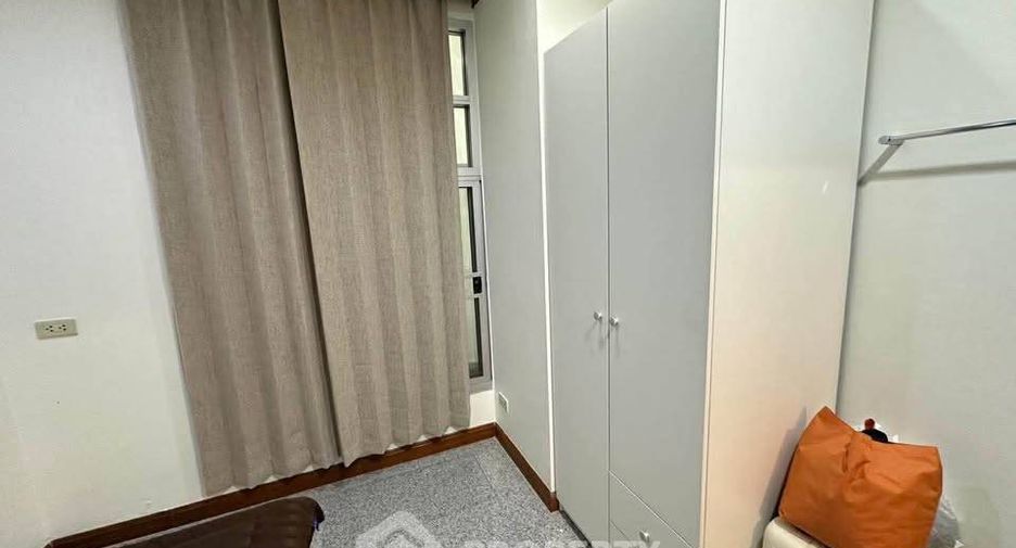 For rent 2 bedrooms condo in Sathon, Bangkok