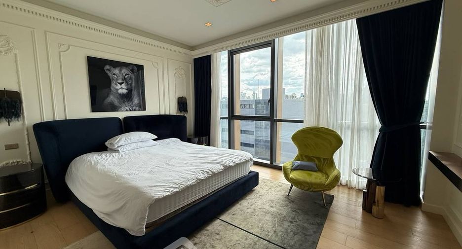 For rent 2 bedrooms condo in Watthana, Bangkok