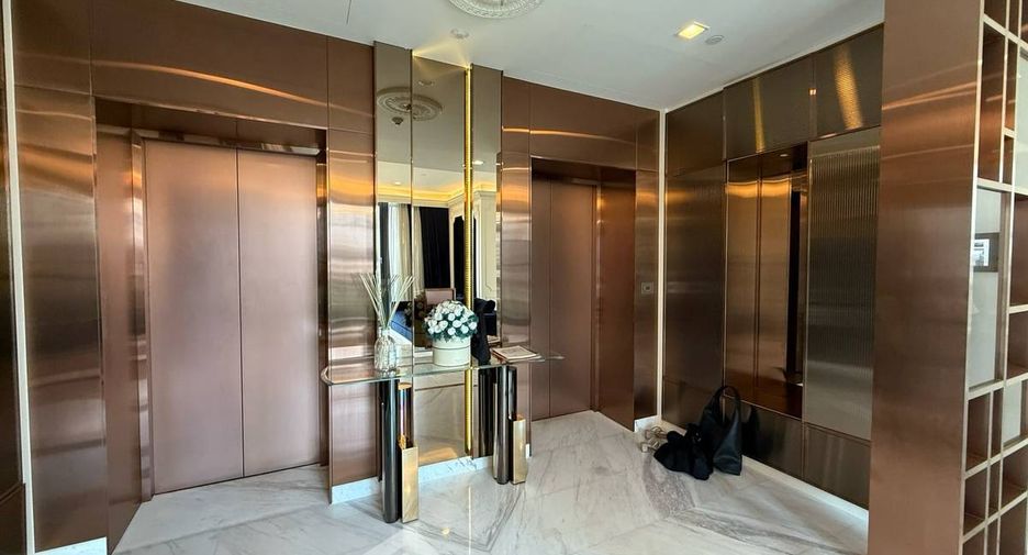 For rent 2 bedrooms condo in Watthana, Bangkok