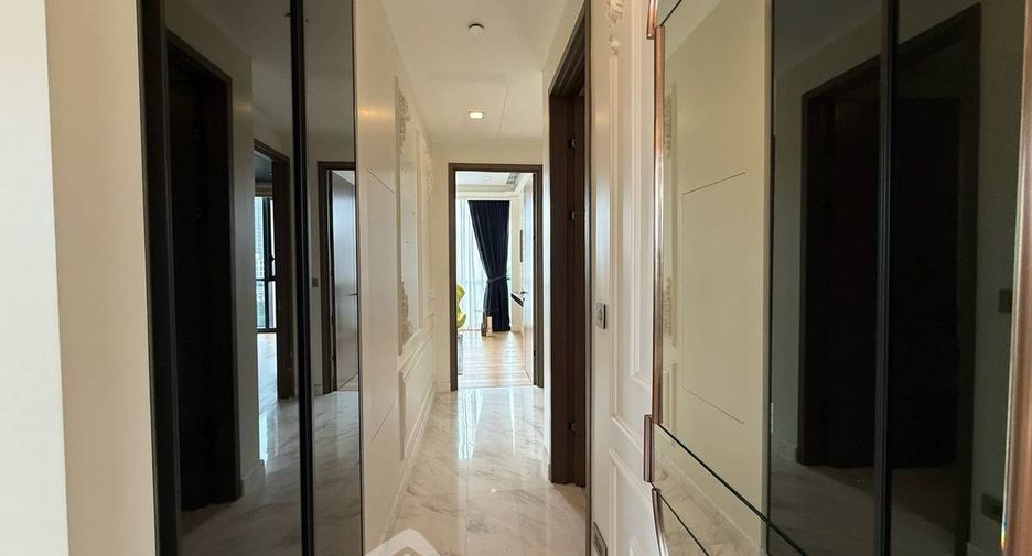 For rent 2 bedrooms condo in Watthana, Bangkok