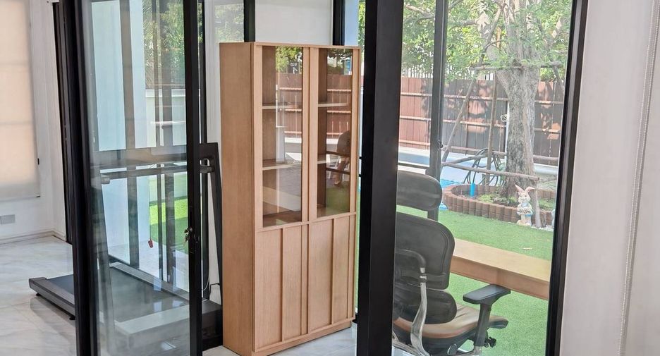 Casa en alquiler de 3 habitaciones en Prawet, Bangkok