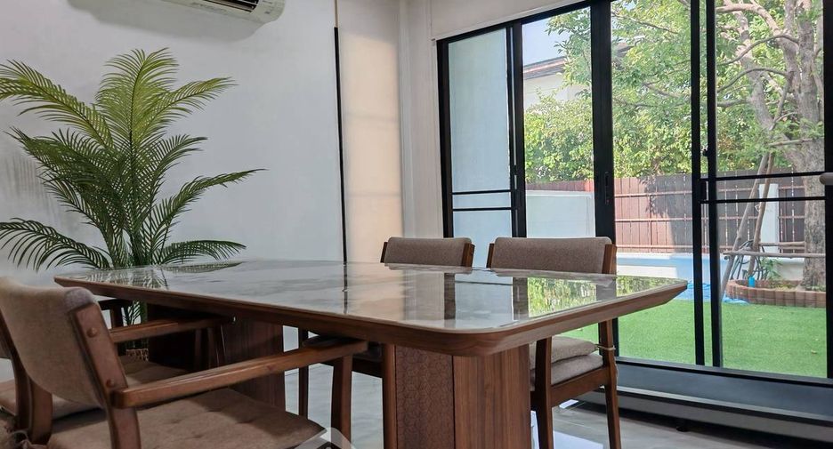 Casa en alquiler de 3 habitaciones en Prawet, Bangkok