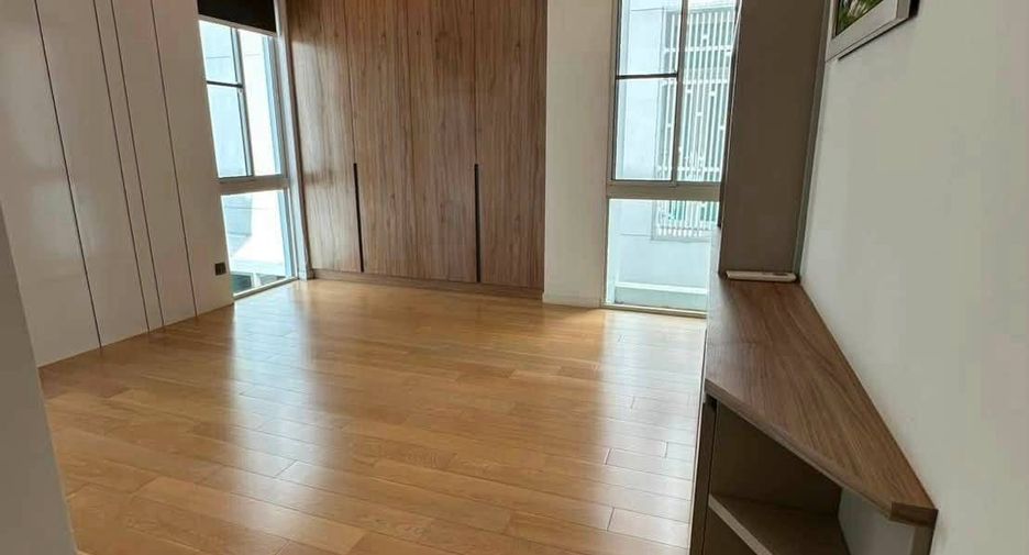 For rent 4 bedrooms house in Bueng Kum, Bangkok