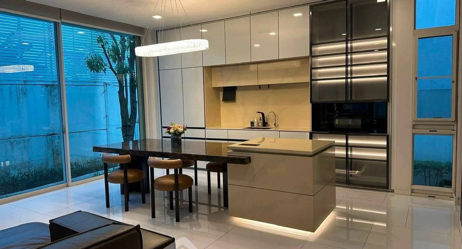 For rent 4 bedrooms house in Bueng Kum, Bangkok