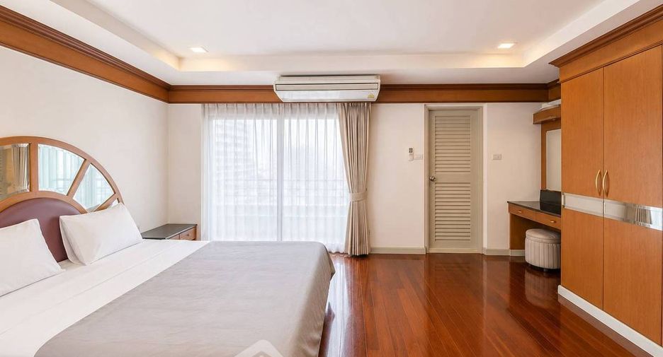 For rent 3 bedrooms apartment in Watthana, Bangkok