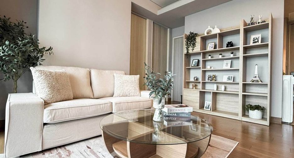 For rent 2 bedrooms condo in Khlong Toei, Bangkok