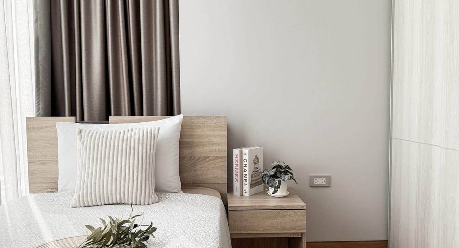 For rent 2 bedrooms condo in Khlong Toei, Bangkok