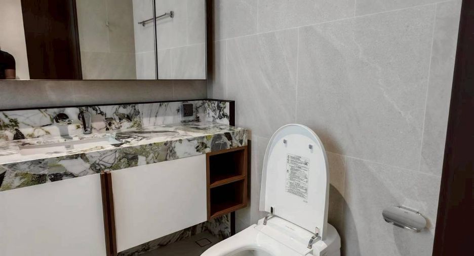For rent 2 bedrooms condo in Sathon, Bangkok