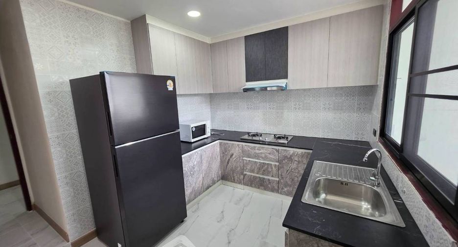 Apartamento en alquiler de 3 habitaciones en Khlong Toei, Bangkok