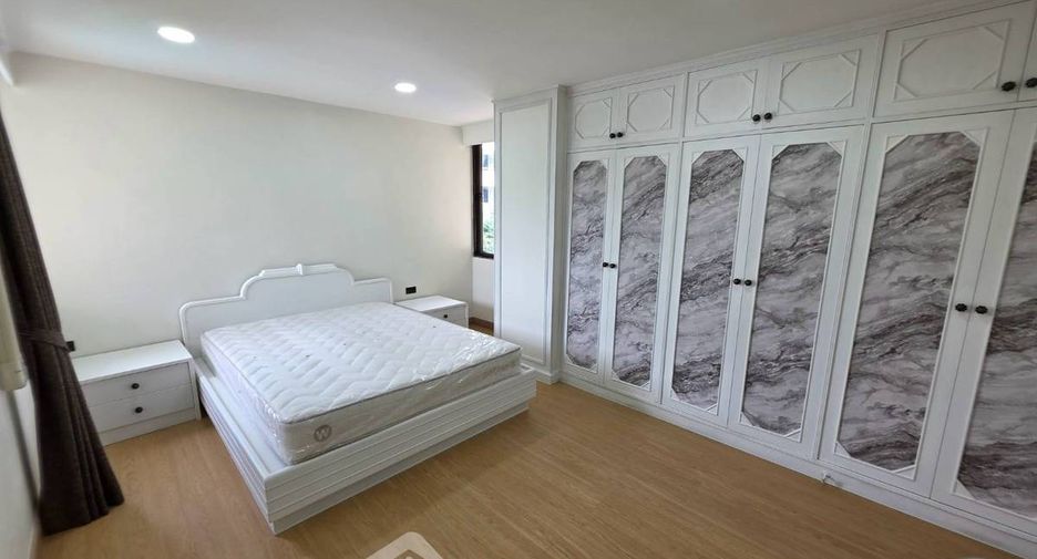 Apartamento en alquiler de 3 habitaciones en Khlong Toei, Bangkok
