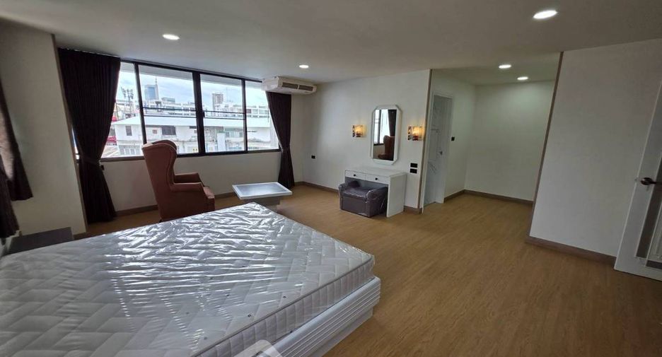 Apartamento en alquiler de 3 habitaciones en Khlong Toei, Bangkok