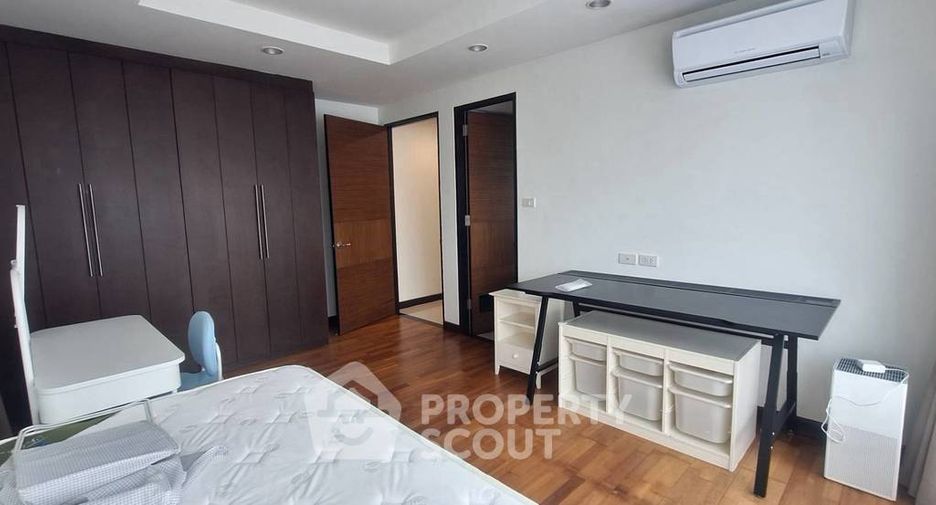 For rent 3 bedrooms condo in Watthana, Bangkok
