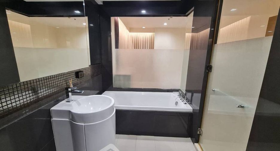 Wohnung zur Miete mit 2 Zimmer in Phra Khanong, Bangkok