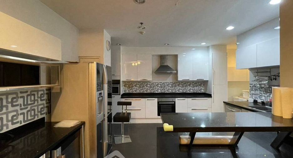 Condo en alquiler de 2 habitaciones en Khlong Toei, Bangkok