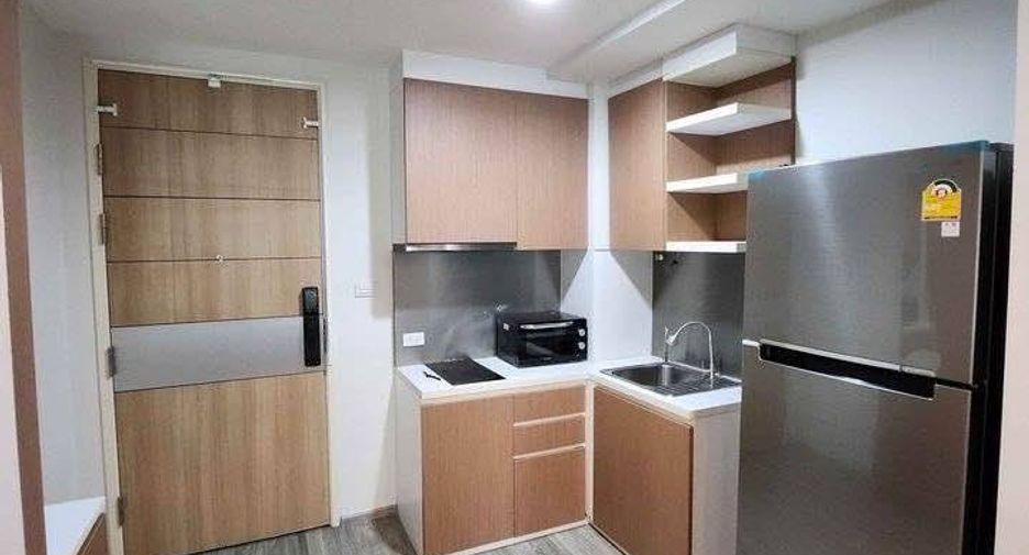 Condo en alquiler de 2 habitaciones en Phra Khanong, Bangkok