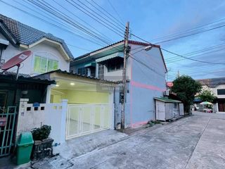 Reihenhaus zum Kauf mit 2 Zimmer in Bang Bua Thong, Nonthaburi