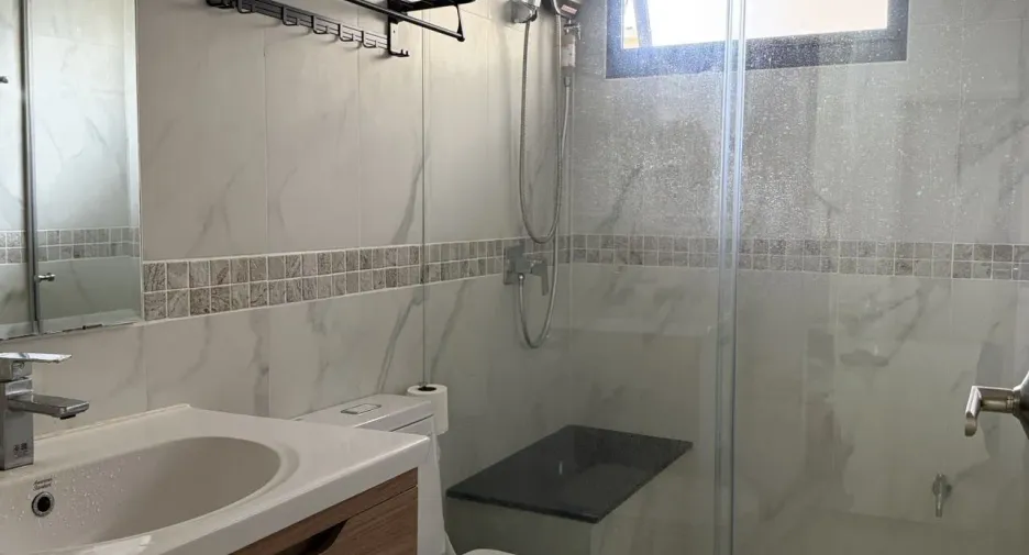Casa en alquiler y en venta de 4 habitaciones en Mae Rim, Chiang Mai