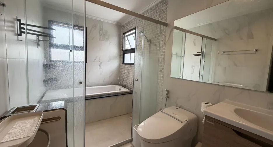 Casa en alquiler y en venta de 4 habitaciones en Mae Rim, Chiang Mai