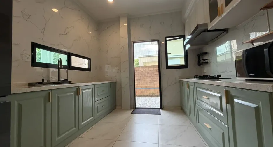 Casa en alquiler y en venta de 4 habitaciones en Mae Rim, Chiang Mai