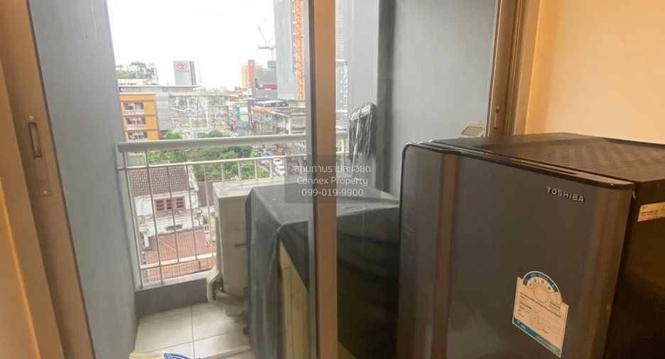 For rent 2 bedrooms condo in Huai Khwang, Bangkok
