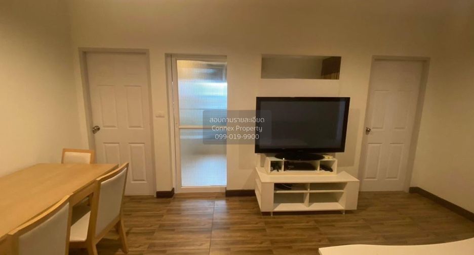 For rent 2 bedrooms condo in Huai Khwang, Bangkok