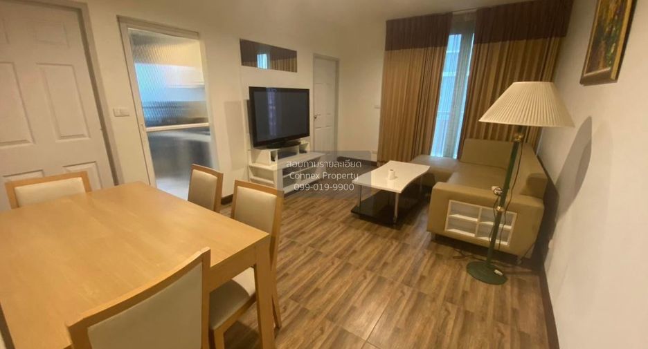 For rent 2 bedrooms condo in Huai Khwang, Bangkok
