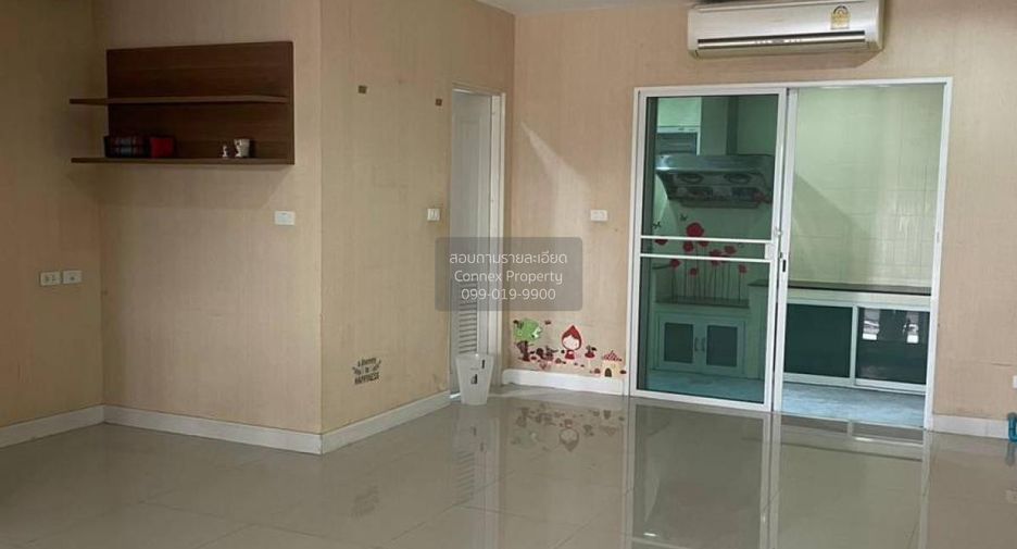 Casa adosada en alquiler de 3 habitaciones en Phasi Charoen, Bangkok