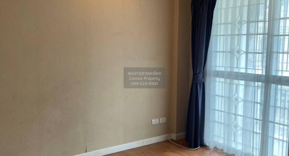 Casa adosada en alquiler de 3 habitaciones en Phasi Charoen, Bangkok