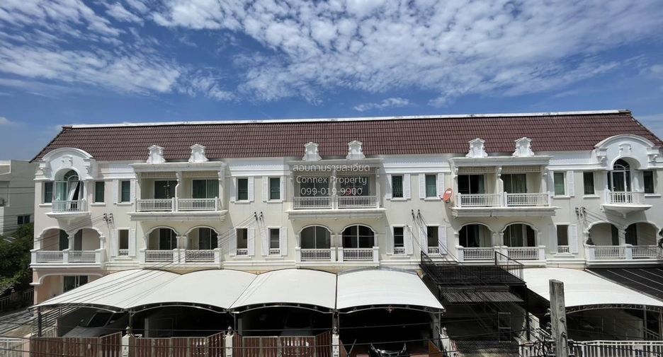 Casa adosada en alquiler de 3 habitaciones en Phasi Charoen, Bangkok