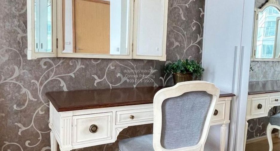 For rent 3 bedrooms condo in Khlong Toei, Bangkok