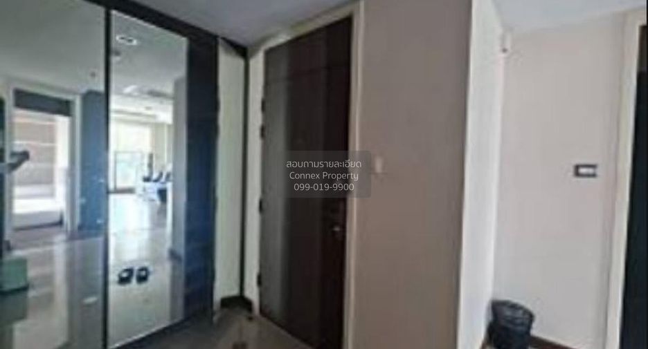 For rent 2 bedrooms condo in Sathon, Bangkok