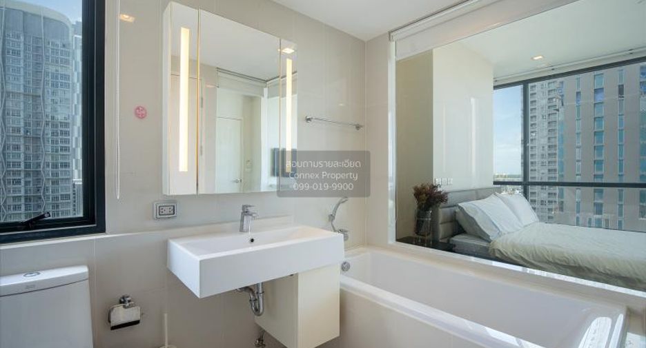 For rent 2 bedrooms condo in Phra Khanong, Bangkok