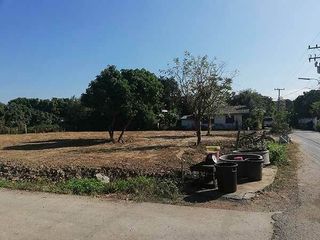Terreno en venta en San Kamphaeng, Chiang Mai