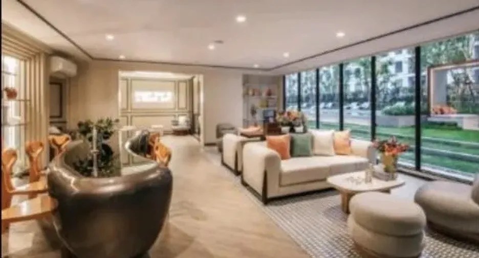 For sale 1 bed apartment in Phra Khanong, Bangkok