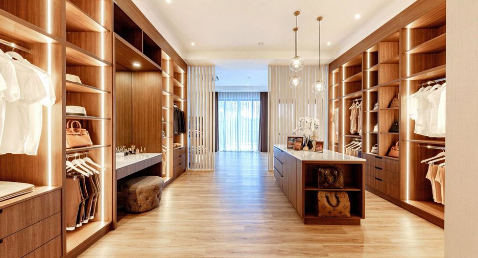 For sale 5 bedrooms house in Mueang Chiang Mai, Chiang Mai