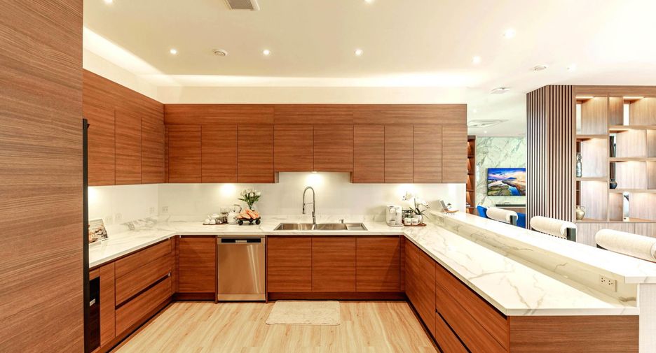 For sale 5 bedrooms house in Mueang Chiang Mai, Chiang Mai
